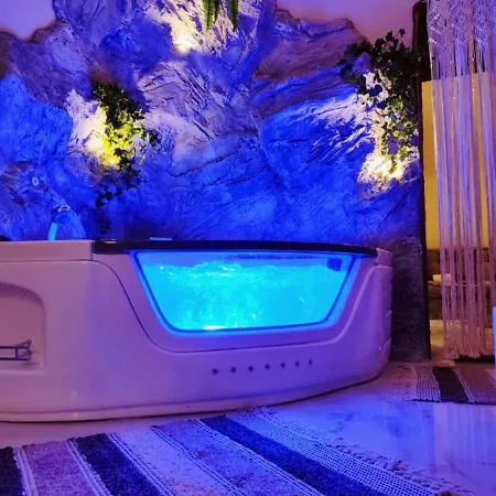 Apartment Ethnic Cave